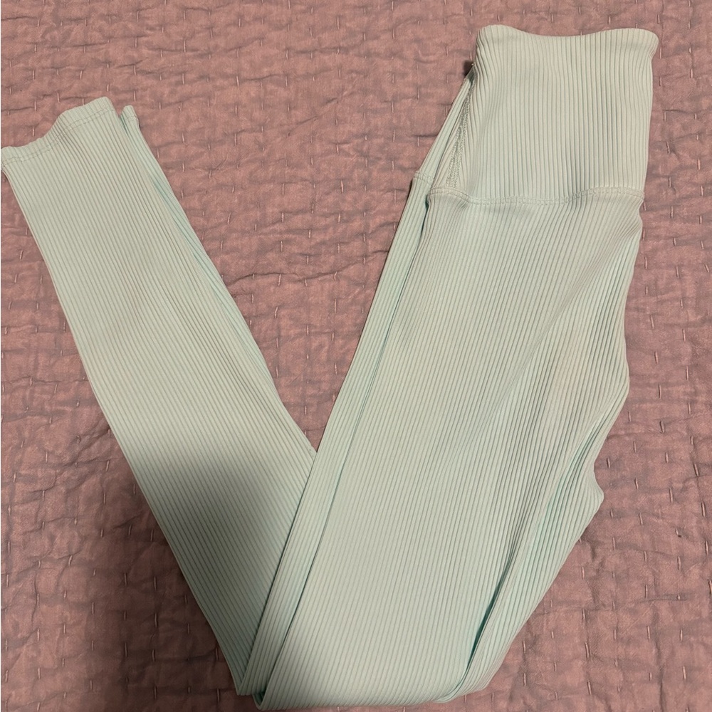 Carbon 38 legging Size XS mint green